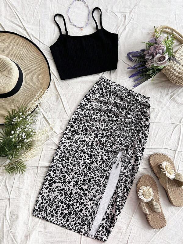 SHEIN 2 Stücke Set für Teenager Mädchen in Schwarz-Weiß: Einfarbiges Top mit Spaghettiträgern und schräg geschnittener Blumenrock mit Schlitz, Freizeitoutfit für den Urlaub