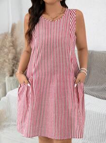 EMERY ROSE Plus Size Vertical Striped Sleeveless Dress With Pockets