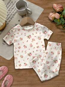 SHEIN Leap Crew 2 件装年轻女孩花卉卡通印花短袖 T 恤和裤子家居服套装，贴身合身，适合春夏季 - 彩色 - 查看 2