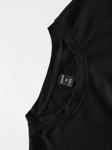 ROMWE MEN Street Life 2 件套男士街头嘻哈人物图案篮球球衣风格 T 恤和拳击短裤套装 - 黑色 - 查看 5