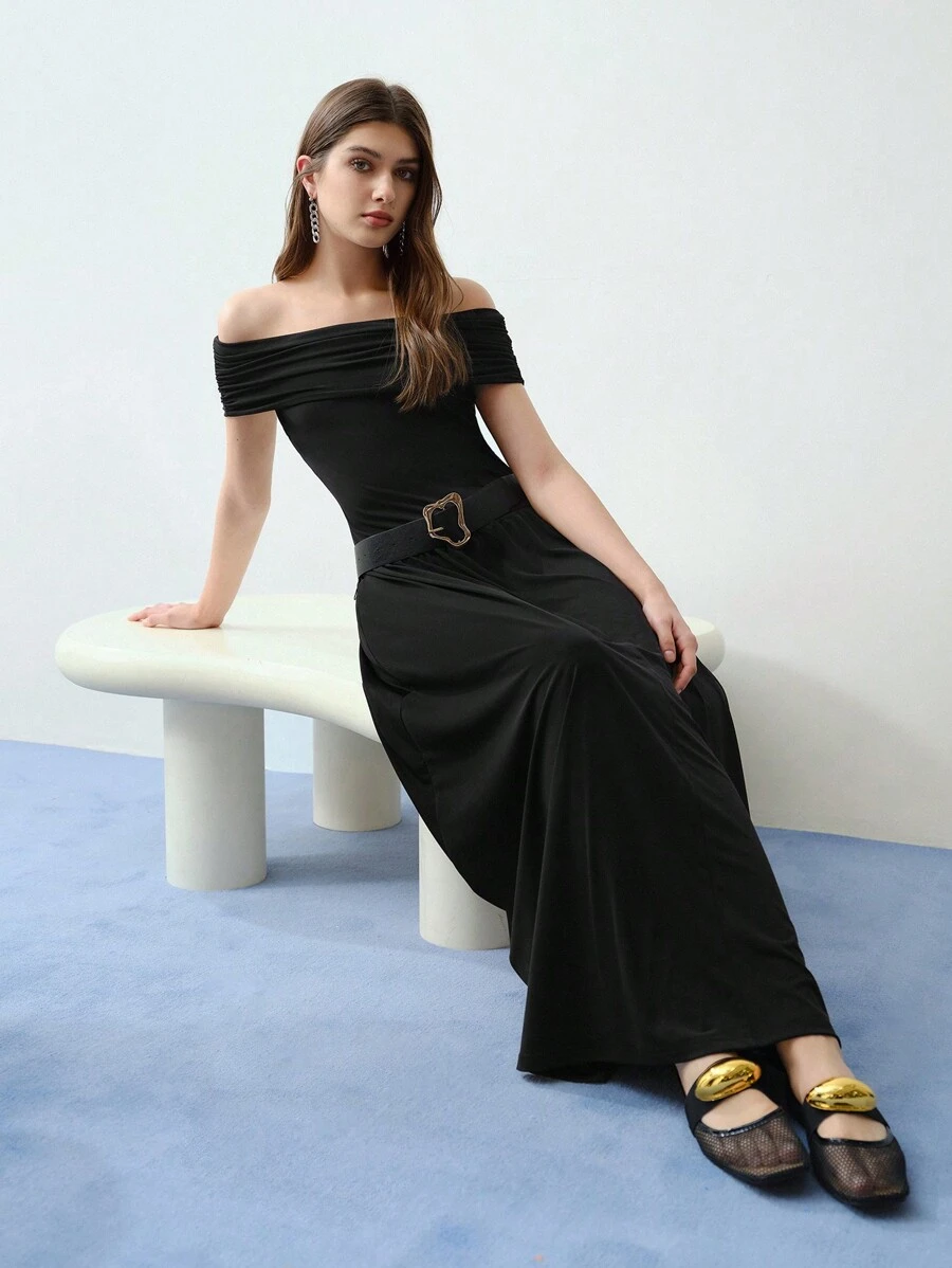 MOTF STUDIO VESTIDO MIDI DE MUJER CON UN HOMBRO DESCUBIERTO Y HEBILLA DE METAL