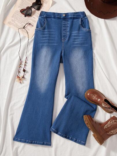 SHEIN 少女经典优雅时尚中度水洗蓝色喇叭牛仔裤，百搭舒适，适合户外活动和日常搭配，春夏皆宜。