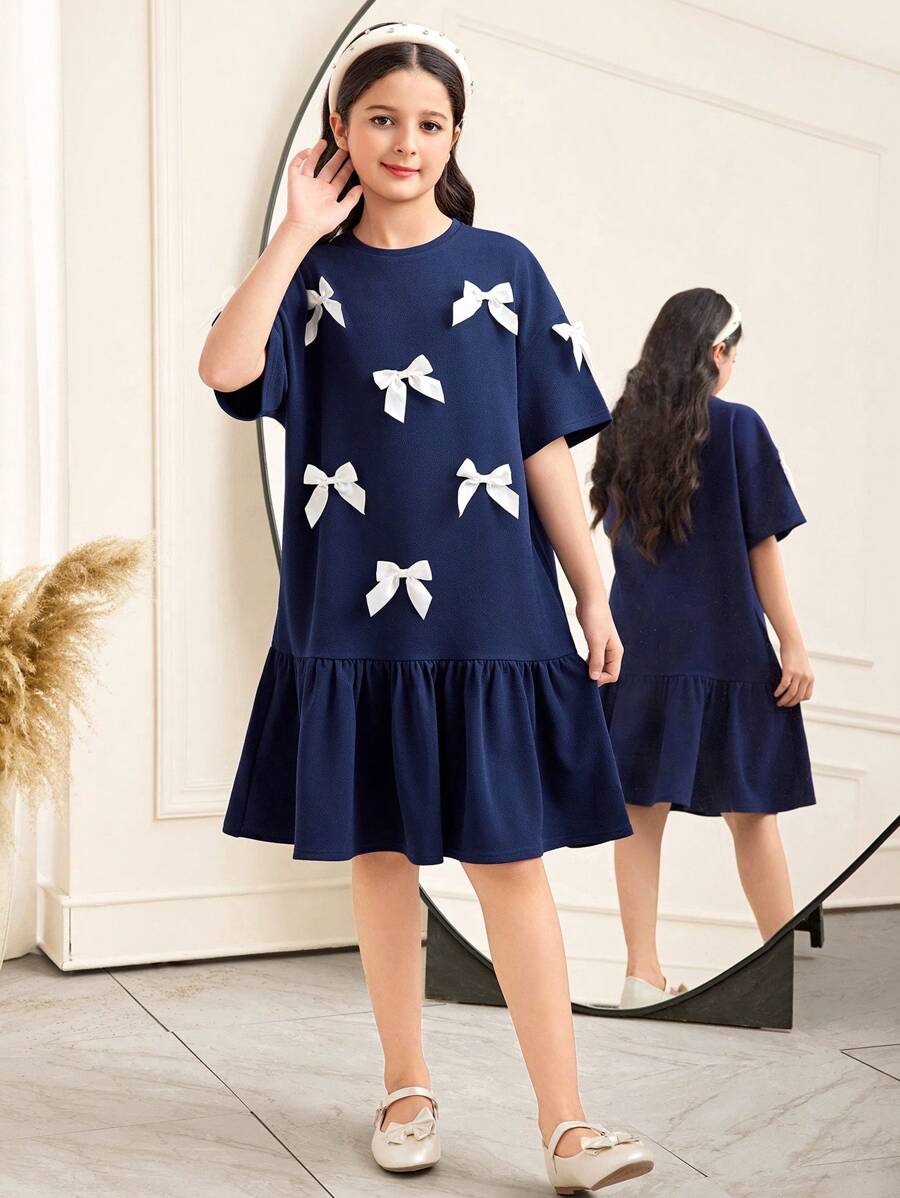 SHEIN Tween 女童休闲街头时尚撞色蝴蝶结装饰超大落肩短袖中长连衣裙 - 藏蓝色 - 查看 1