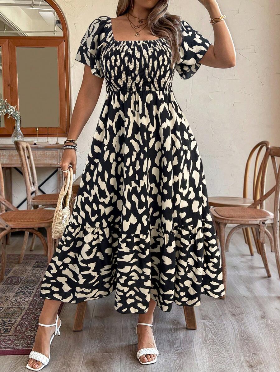 SHEIN Clasi 大码时尚豹纹连衣裙，修身度假风休闲长裙，优雅荷叶边短袖收腰中长裙法式度假连衣裙，夏季新款收腰长款碎花泡泡袖连衣裙法式复古小众豹纹方领短袖高腰修身中长裙，夏季新款法式知性碎花方领泡泡袖连衣裙，2025新款高腰修身显瘦优雅连衣裙 - 黑色 - 查看 1