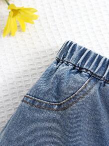 SHEIN Young Girl Casual Blue Washed Loose Ditsy Floral Print Denim Shorts With Rolled Hem Design, Minimalist & Versatile - Medium Wash - View 4