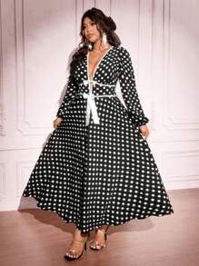 SHEIN Unity 大码黑白圆点蝴蝶结装饰 V 领连衣裙 - 黑色 - 查看 4