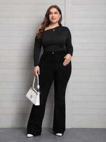 EMERY ROSE Jeans de pierna acampanada de talla grande, unicolor, con bolsillo y botones delanteros - Negro - Ver 5