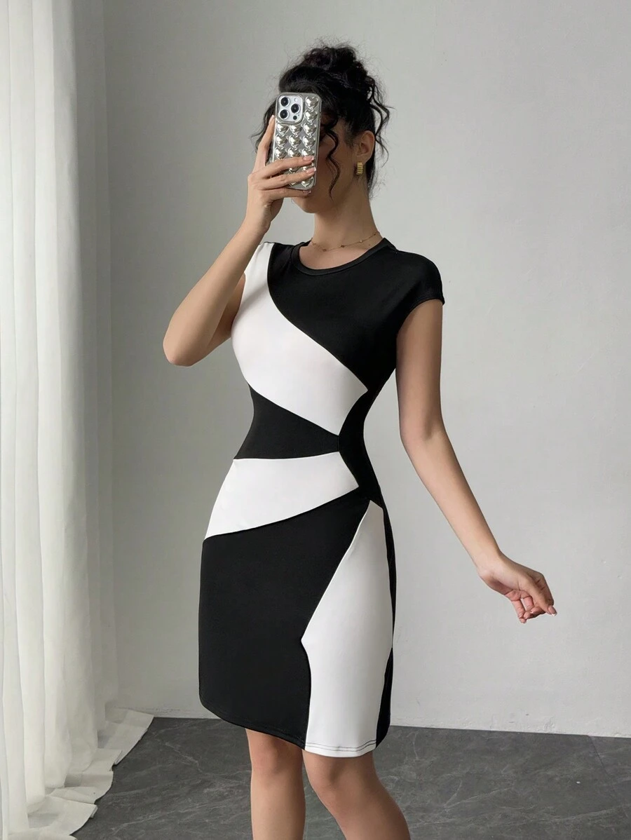 Chiquease Crew Neck Short Sleeve Color Block Black And White Dress For Women - Black and White - View 1