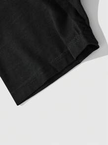 ROMWE MEN Street Life 2 件套男士街头嘻哈人物图案篮球球衣风格 T 恤和拳击短裤套装 - 黑色 - 查看 4