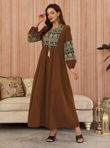 Al Najma 女式几何印花抽绳流苏休闲长袖连衣裙，端庄大方 - 棕色 - 查看 7