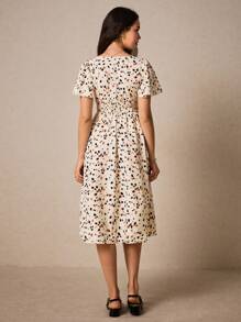 Poéselle 女士夏季度假风格全花卉印花 V 领荷叶边短袖长裙、超长茶歇裙、Cottagecore Bridgerton - 杏色 - 查看 6