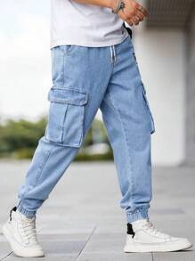 Manfinity Homme Loose Fit Men's Letter Patch Flap Pocket Cargo Jeans - Light Wash - View 4