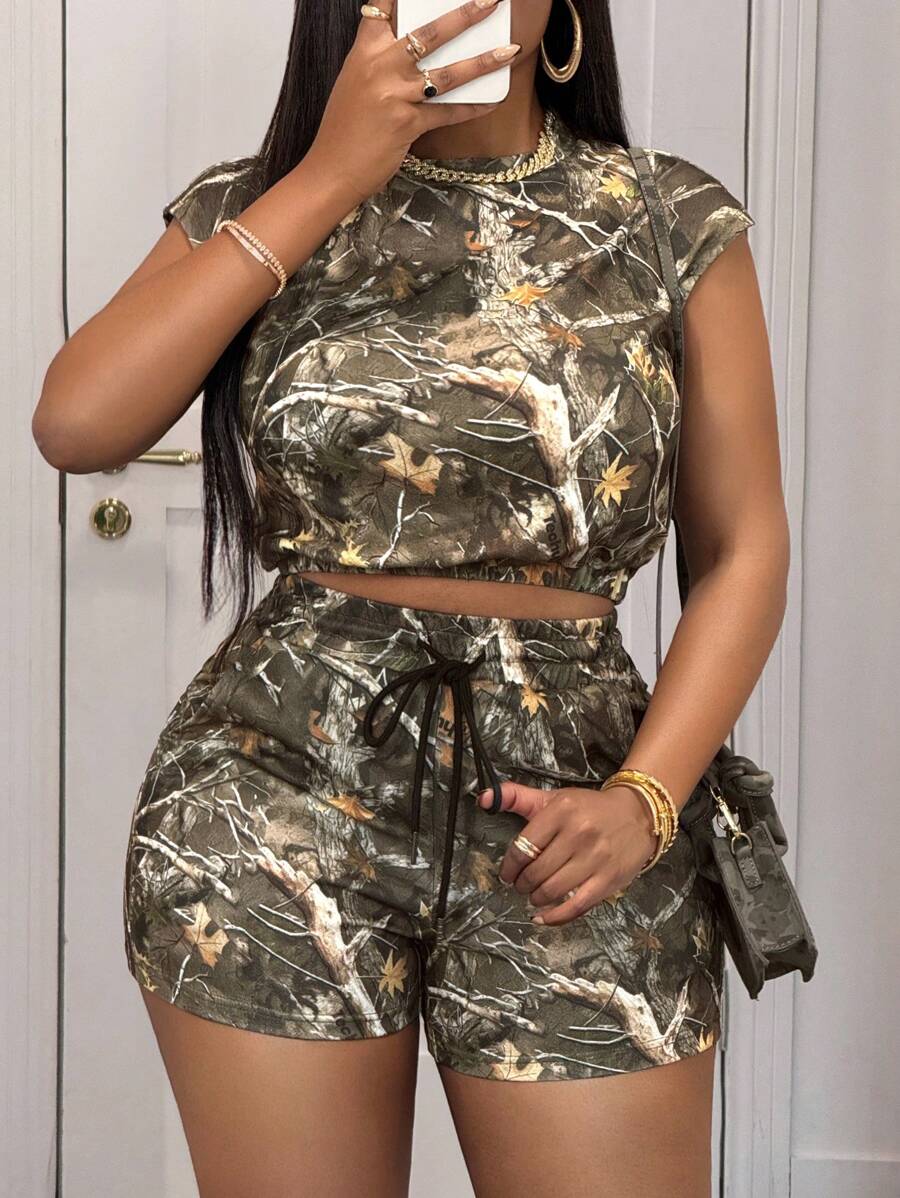 Slaydiva 2pcs/Set Women Casual Tree Branch Print Round Neck Cropped T-Shirt And Shorts Set - Multicolor - View 1