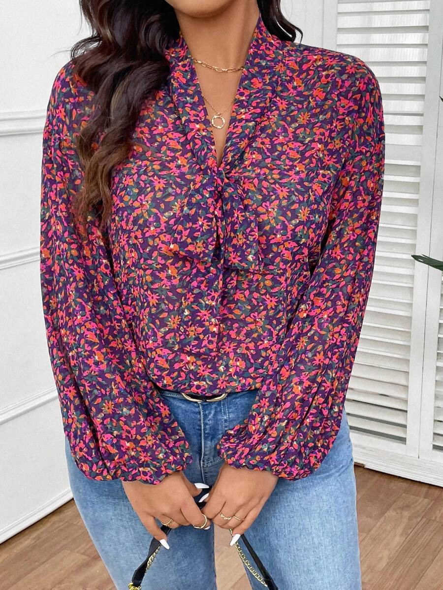 SHEIN Frenchy 大码休闲优雅系带雪纺碎花衬衫 - 彩色 - 查看 1