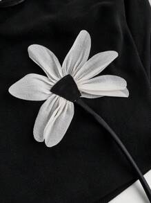 SHEIN MOD Áo thun nữ mùa hè họa tiết hoa 3D dễ thương cỡ lớn màu đen, áo thun thường ngày cho nữ - màu đen - Xem 3