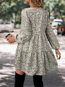 Wildy 休闲度假碎花喇叭袖荷叶边下摆连衣裙