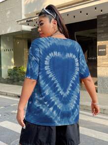 SHEIN EZwear 大码女式休闲圆领落肩短袖扎染心形图案 T 恤夏季 - 藍白色 - 查看 2