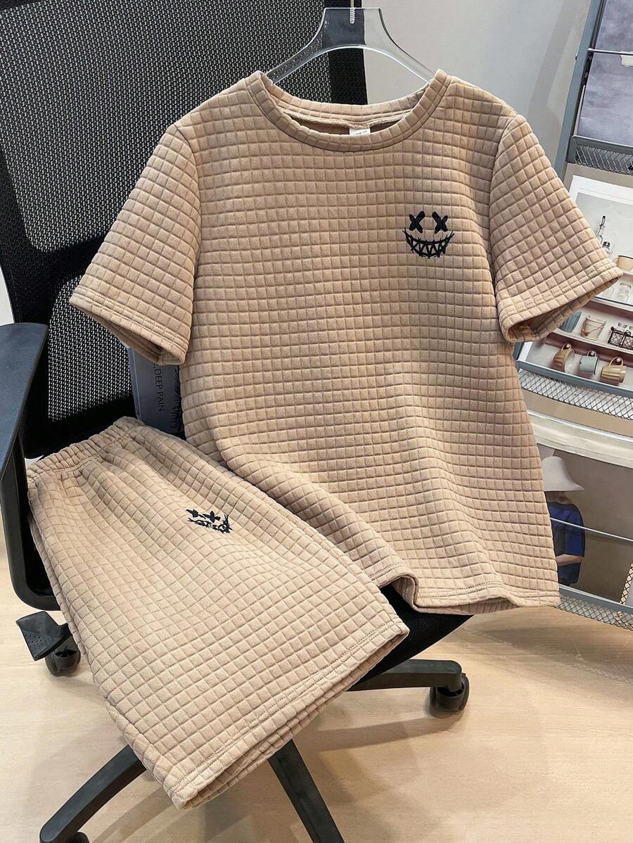 SHEIN 2 件套青少年男童休闲可爱图案纹理面料圆领衬衫和短裤套装,适合通勤、上学、日常休闲外出、运动、春夏 - 卡其色 - 查看 1