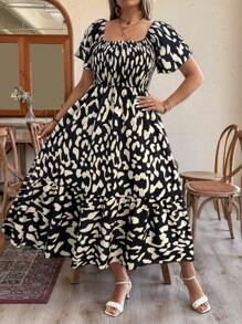 SHEIN Clasi 大码时尚豹纹连衣裙，修身度假风休闲长裙，优雅荷叶边短袖收腰中长裙法式度假连衣裙，夏季新款收腰长款碎花泡泡袖连衣裙法式复古小众豹纹方领短袖高腰修身中长裙，夏季新款法式知性碎花方领泡泡袖连衣裙，2025新款高腰修身显瘦优雅连衣裙 - 黑色 - 查看 4