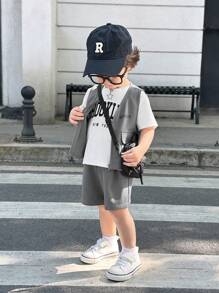 SHEIN 3 stuks/set babyjongen/meisje zomer casual letter grafische print ronde hals t-shirt, effen kleur vest, elastische taille zak sport shorts, geschikt voor casual straatkleding