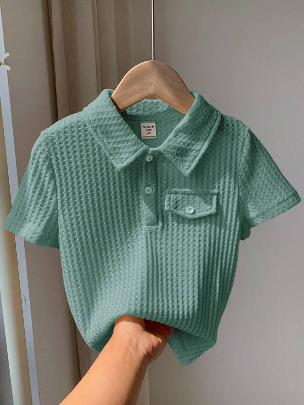 SHEIN Kleine Jungen 1 Stück Lässiges, praktisches, vielseitiges Poloshirt aus weichem Stoff im Preppy-Stil mit dekorativer Tasche, kurzärmelig, geeignet für Frühling/Sommer