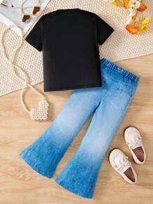 SHEIN مجموعة من 2 قطعة تي شيرت كاجوال جميلة بطبعة فراشة ذات رقبة دائرية وبنطلون جينز مطبع بتأثير الجينز المتسع، مناسب للربيع/الصيف