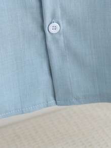 SHEIN Streecool Kids Young Boy Young Boy 纯色立领亚麻混纺休闲短袖衬衫，绅士风格百搭精致日常穿着 - 淺藍色 - 查看 4