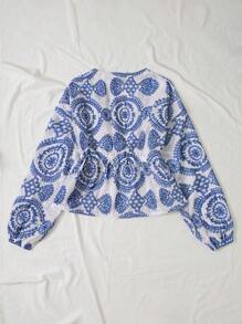 SHEIN Unity 度假风格蓝色棉质刺绣镂空花卉蕾丝拼接 V 领收腰系带袖口休闲优雅修身衬衫 - 藍色 - 查看 2