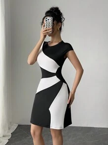 Chiquease Crew Neck Short Sleeve Color Block Black And White Dress For Women - Black and White - View 6