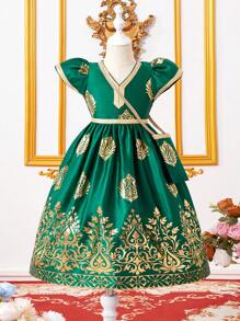 SHEIN Vestido largo maxi de niñas jóvenes de color verde oscuro estilo abaya kaftan jalabiya con patrón de decoración de oro, incluye 1 bolso, cinta de borde dorado, mangas cortas, cuello con bordado floral, apropiado para fiestas, exteriores y ceremonias. Vestido tradicional para el Ramadán y el Día Nacional del Ramadán.