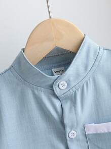 SHEIN Streecool Kids Young Boy Young Boy 纯色立领亚麻混纺休闲短袖衬衫，绅士风格百搭精致日常穿着 - 淺藍色 - 查看 6