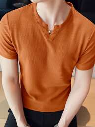 Manfinity Homme Men's Solid Notched Neck Short Sleeve Casual Top Tee