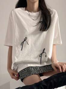 DAZY Camiseta de mujer de cuello redondo con ajuste holgado y lazo - Blanco - Ver 6
