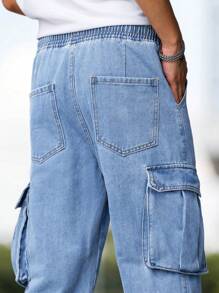 Manfinity Homme Loose Fit Men's Letter Patch Flap Pocket Cargo Jeans - Light Wash - View 7