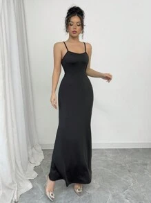 TrendSteals فستان نسائي بحمالات رفيعة لون سادة مناسب - أبيض وأسود - مشاهدة 6