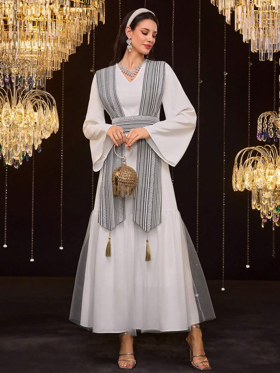 Al Najma 女士优雅缎带拼接网眼下摆喇叭袖阿拉伯风格连衣裙 - 白色 - 查看 1