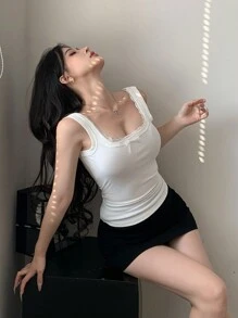 DAZY 女士蕾丝拼接蝴蝶结装饰方领修身长袖背心 - 白色 - 查看 2