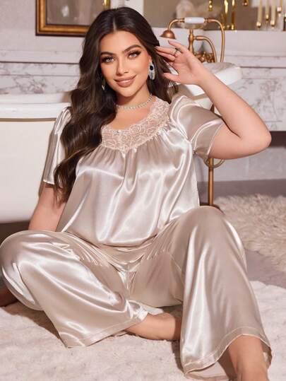 SHEIN MuseNap CURVE 大码蕾丝拼布纽扣设计仿丝上衣和裤子睡衣套装