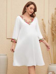 SHEIN Maternity Elegant Embroidered Decor Dress - White - View 3