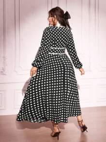 SHEIN Unity 大码黑白圆点蝴蝶结装饰 V 领连衣裙 - 黑色 - 查看 5
