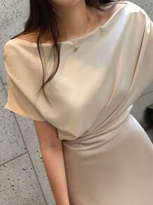 DAZY Women's Elegant Commuter Solid Color Asymmetric Shoulder Fitted T-Shirt - Beige - View 8