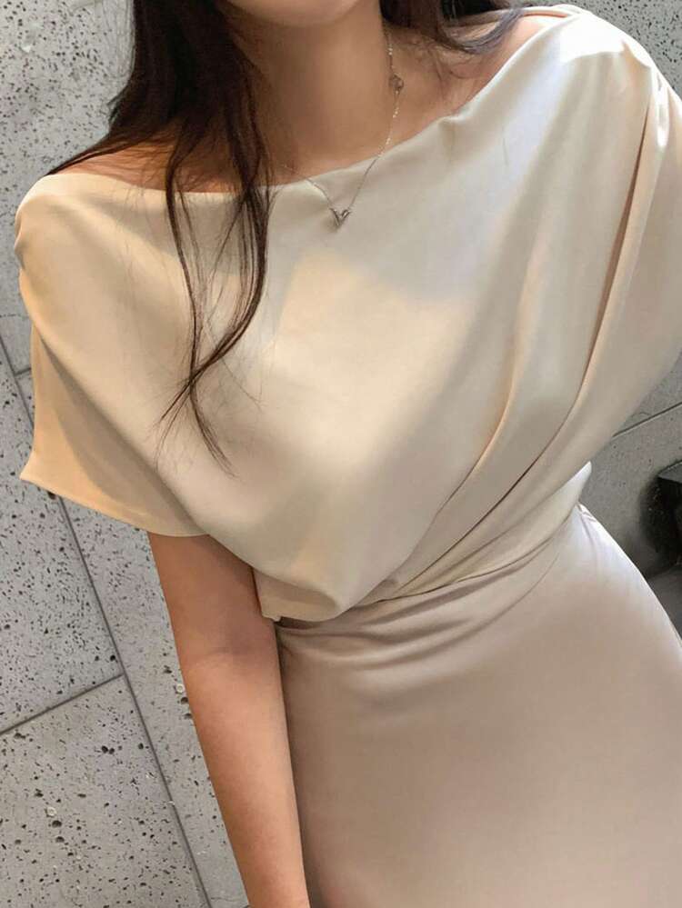 Women's Elegant Commuter Solid Color Asymmetric Shoulder Fitted T-Shirt