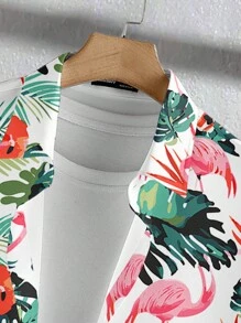 VIVINTIMO Men's Tropical Plant Print Short Sleeve Single-Breasted Shirt For Vacation - Multicolor - View 3