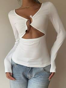 Aloruh 女款秋冬新款纯色镂空设计琥珀宝石金属纽扣装饰黑色紧身圆领白色长袖T恤 - 白色 - 查看 1