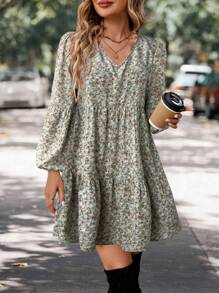 Wildy 休闲度假碎花喇叭袖荷叶边下摆连衣裙