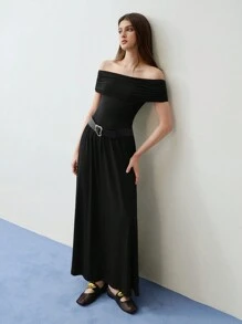 MOTF STUDIO VESTIDO MIDI DE MUJER CON UN HOMBRO DESCUBIERTO Y HEBILLA DE METAL - Negro - Ver 4