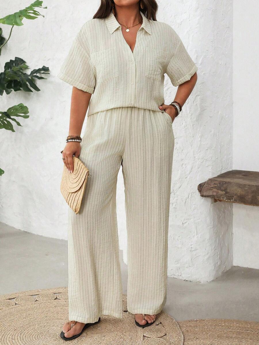 SHEIN Clasi Bộ 2 áo sơ mi kẻ sọc vải lanh thường ngày mùa hè cỡ lớn cho nữ, dáng rộng + quần ống rộng cạp chun có túi - Màu be - Xem 1