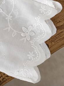 SHEIN 2 件套年轻女孩休闲白色针织刺绣无袖上衣和裤子套装，女孩春夏新款服装 - 白色 - 查看 7