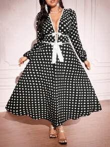 SHEIN Unity 大码黑白圆点蝴蝶结装饰 V 领连衣裙 - 黑色 - 查看 3
