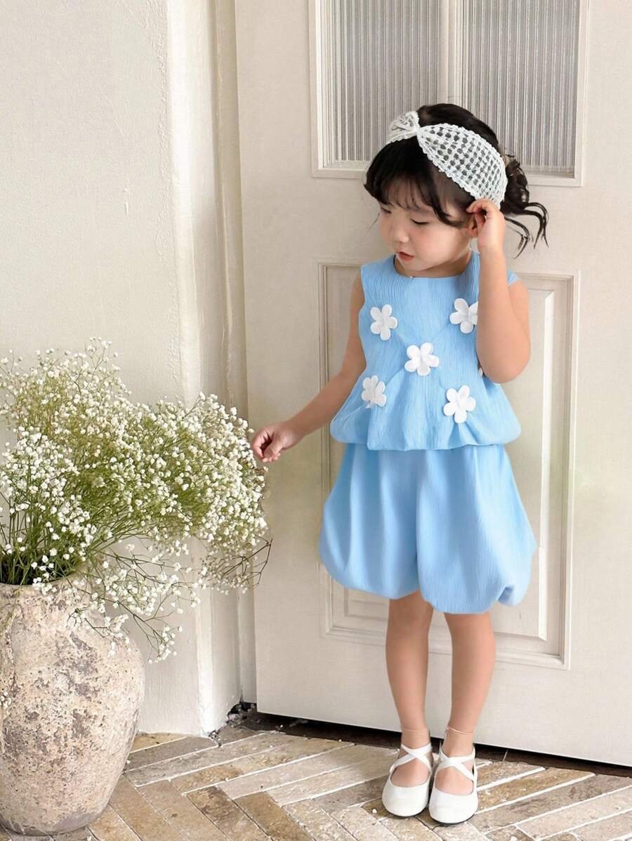 SHEIN 2 pièces/Set Top à volants sans manches avec décor floral 3D et short lanternes pour jeune fille, été - Bleu azur - Voir 1